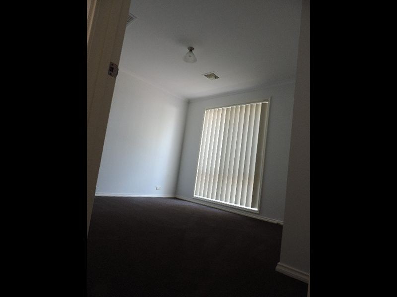 6 Wyena Court, Jerrabomberra NSW 2619