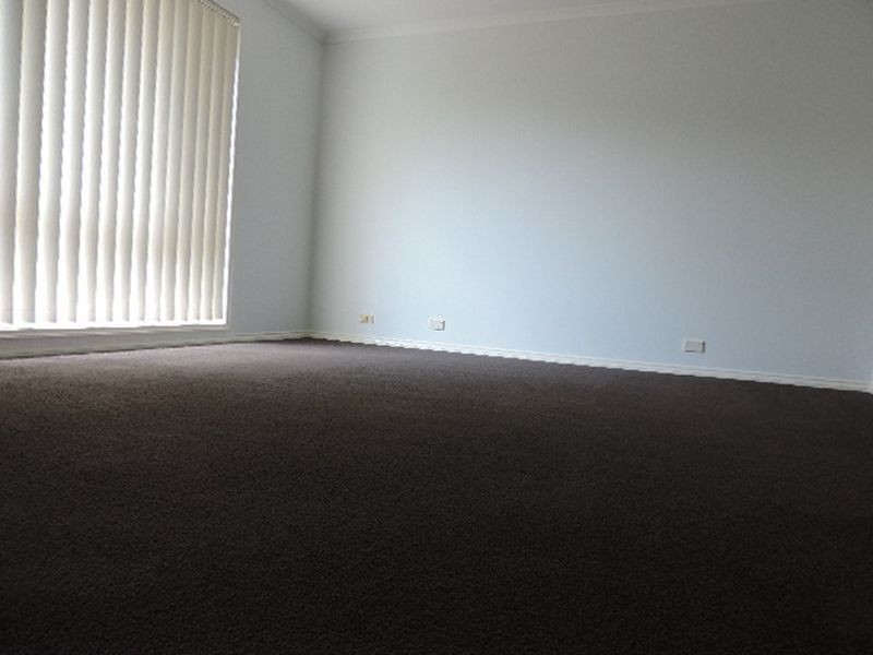 6 Wyena Court, Jerrabomberra NSW 2619