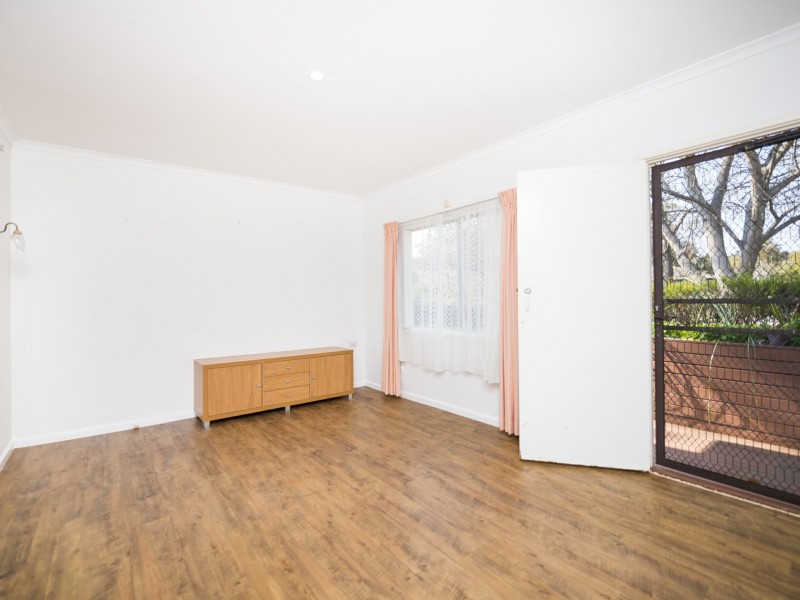 2/30 Booth Street, Queanbeyan NSW 2620