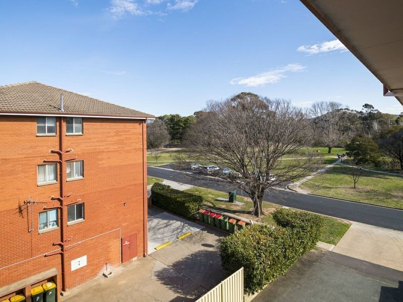 6/52 Trinculo Place, Queanbeyan NSW 2620