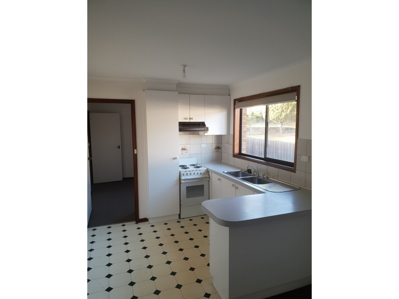 2/34 Bungendore Road, Queanbeyan NSW 2620