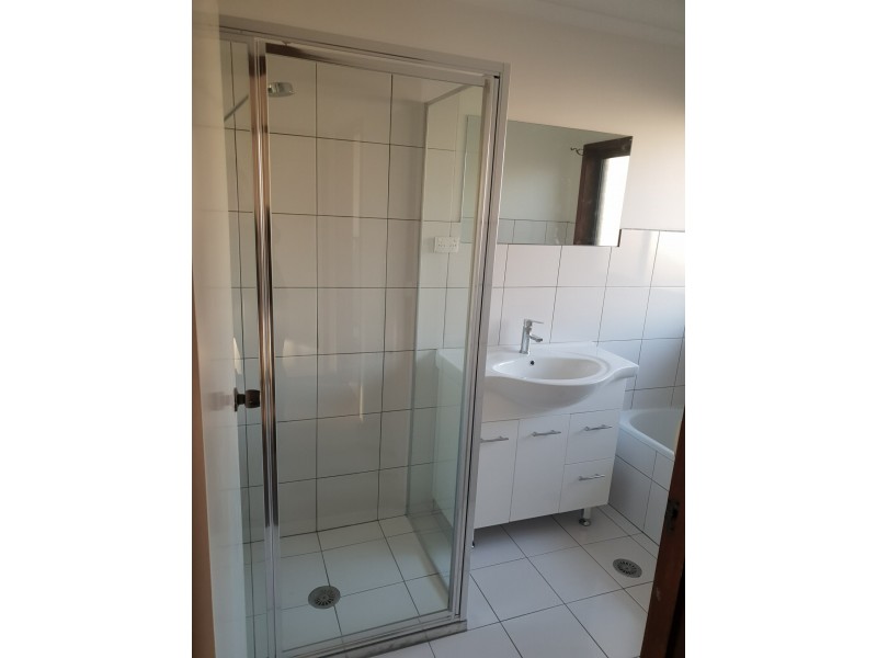 2/34 Bungendore Road, Queanbeyan NSW 2620