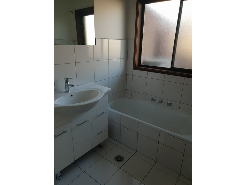 2/34 Bungendore Road, Queanbeyan NSW 2620