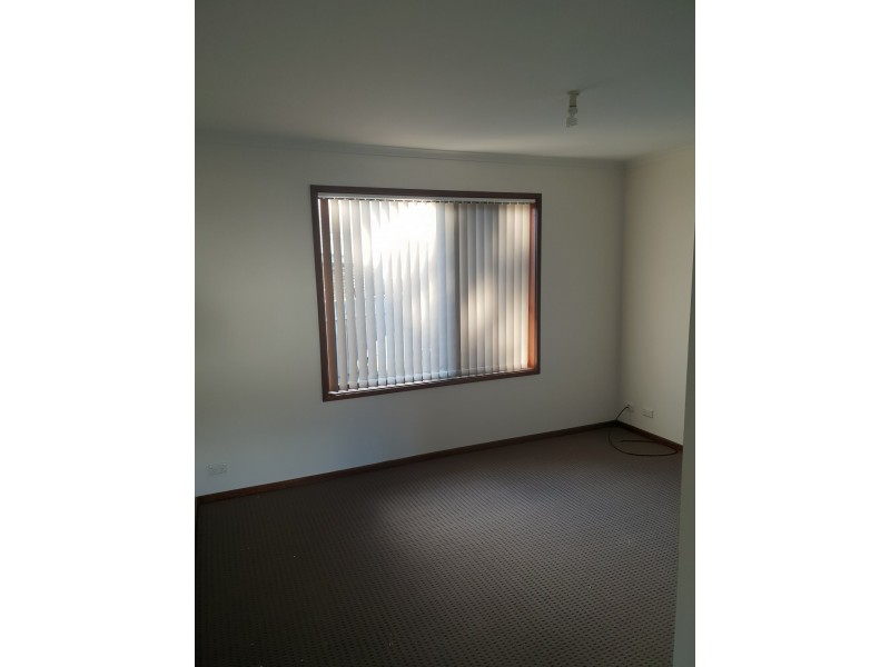 2/34 Bungendore Road, Queanbeyan NSW 2620