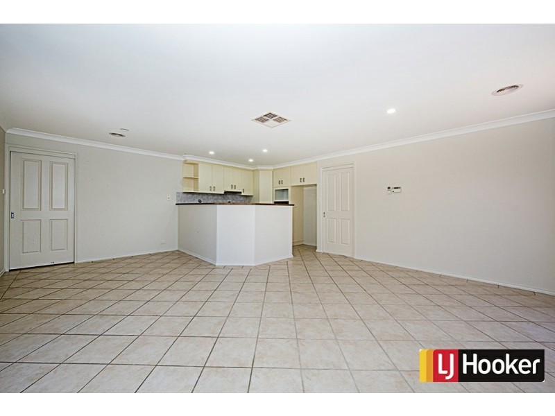 15 Telopea Place, Queanbeyan West NSW 2620