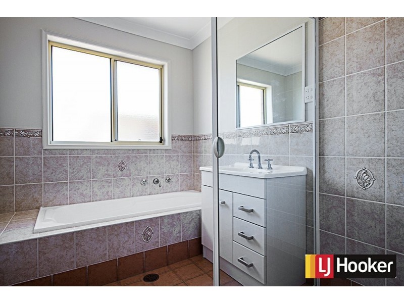 15 Telopea Place, Queanbeyan West NSW 2620