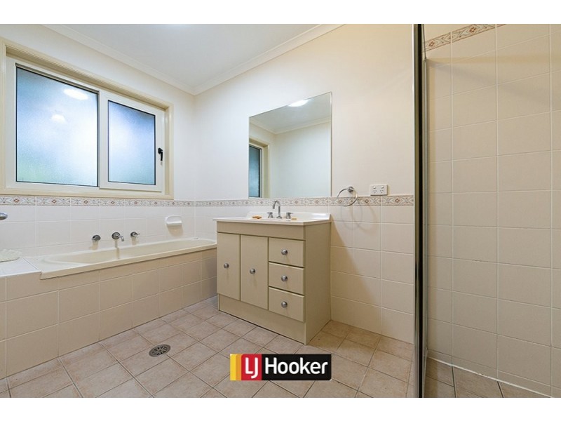 6 Ironbark Circuit, Jerrabomberra NSW 2619