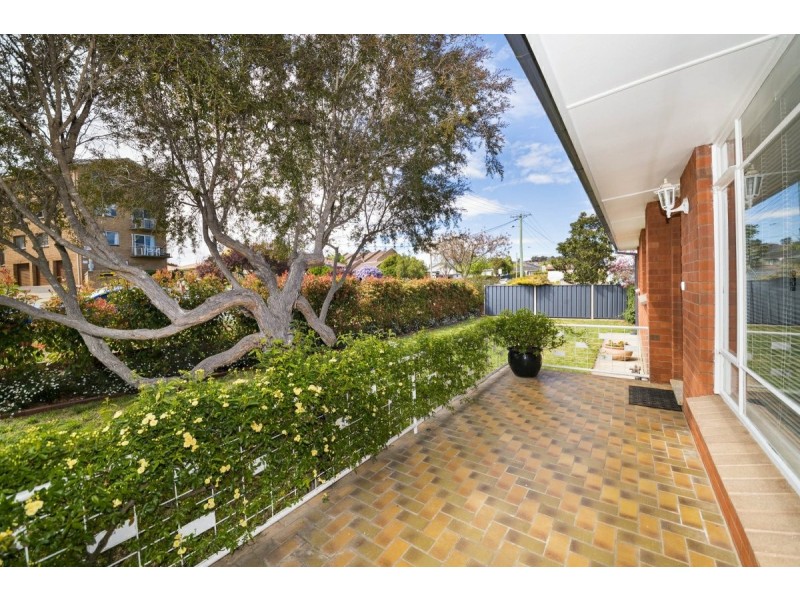 6 Davison Street, Queanbeyan NSW 2620