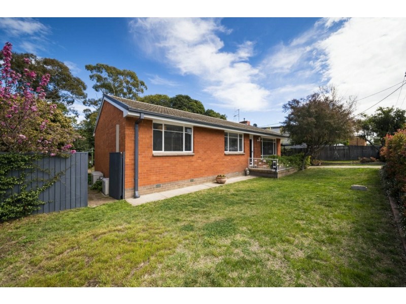 6 Davison Street, Queanbeyan NSW 2620