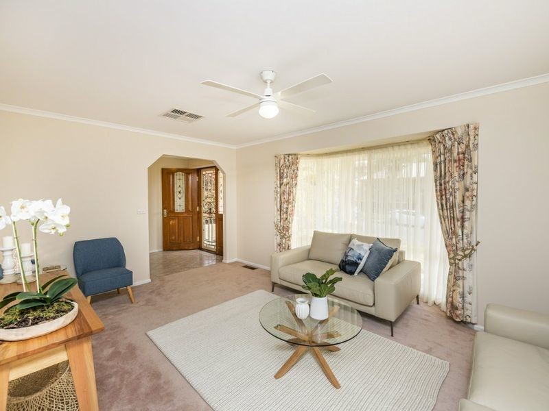 27 Nimbus Place, Queanbeyan NSW 2620