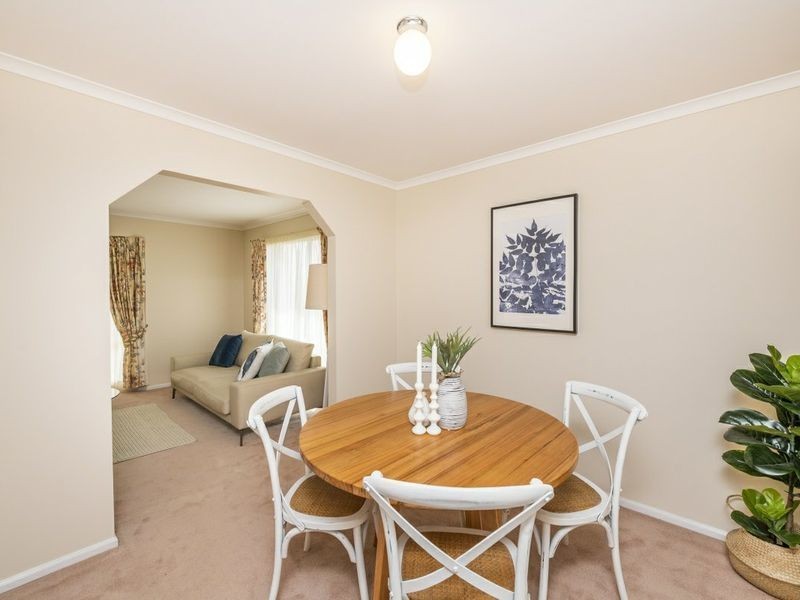 27 Nimbus Place, Queanbeyan NSW 2620