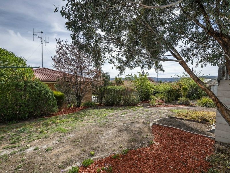 27 Nimbus Place, Queanbeyan NSW 2620