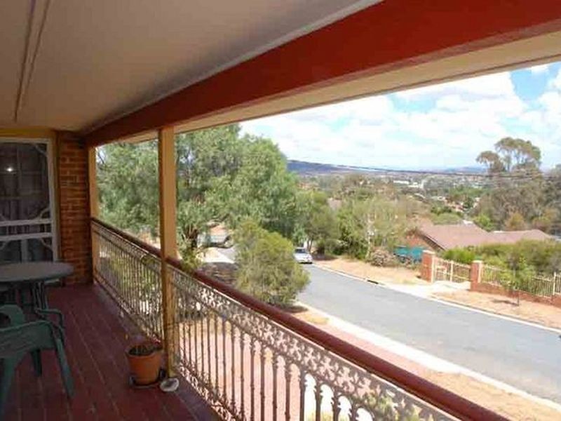 10 Hybon Avenue, Queanbeyan NSW 2620