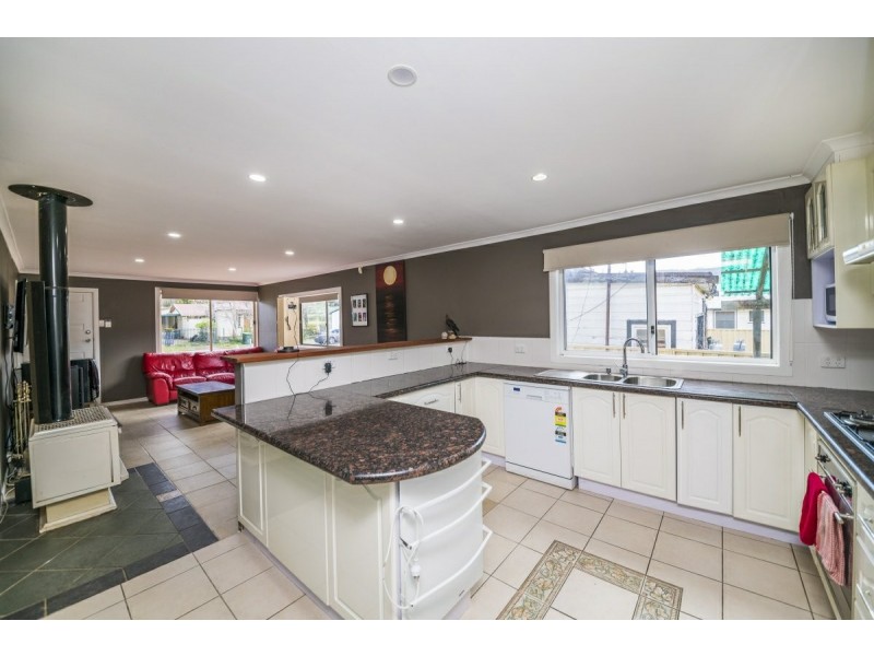 7 Kurrajong Street, Captains Flat NSW 2623