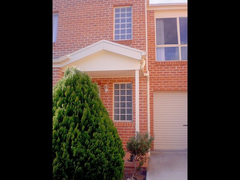 9/6 Mowatt Street, Queanbeyan NSW 2620