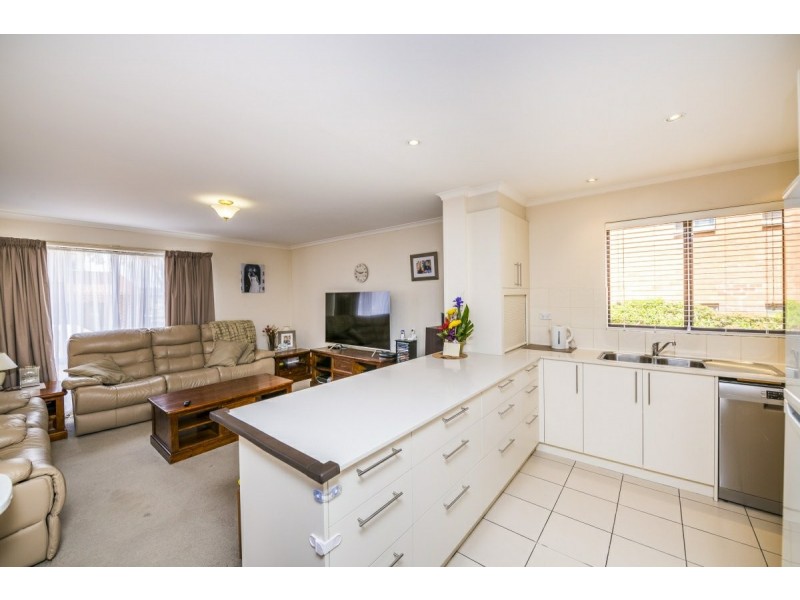 3/7 Adams Street, Queanbeyan NSW 2620