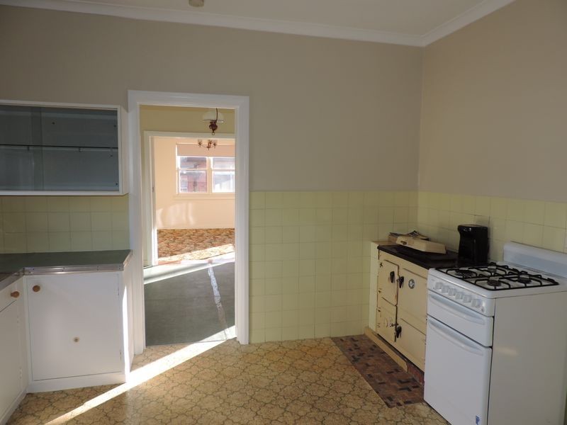 10 Blackall Avenue, Booroomba ACT 2620