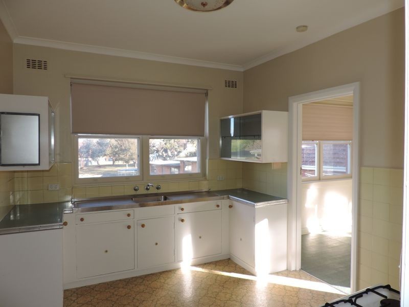 10 Blackall Avenue, Booroomba ACT 2620