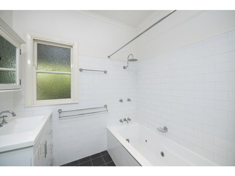 34 Cooma Street, Queanbeyan NSW 2620