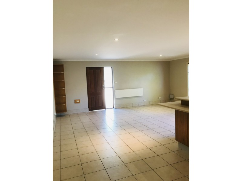 4/8 Booth Street, Queanbeyan East NSW 2620