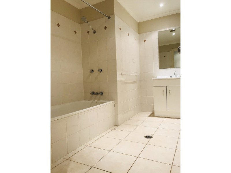 4/8 Booth Street, Queanbeyan East NSW 2620