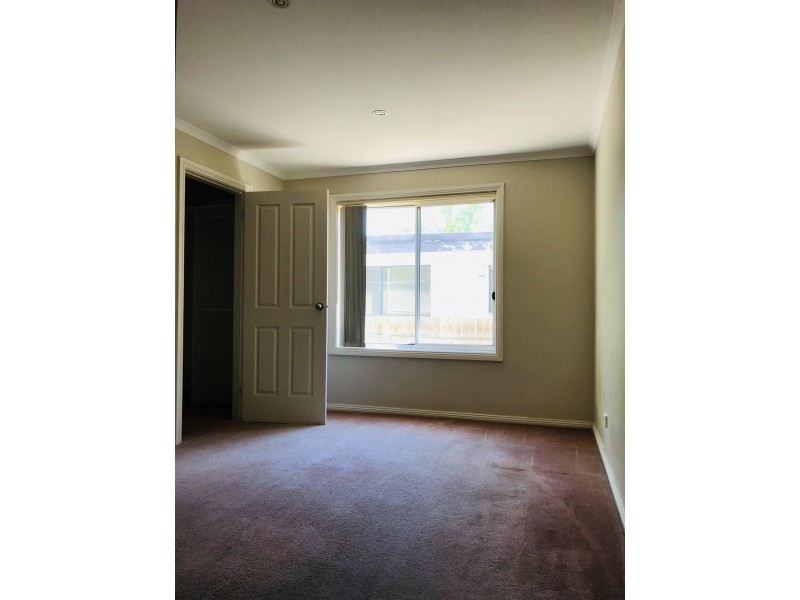 4/8 Booth Street, Queanbeyan East NSW 2620