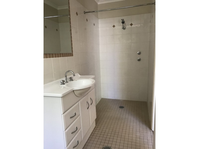 4/8 Booth Street, Queanbeyan East NSW 2620