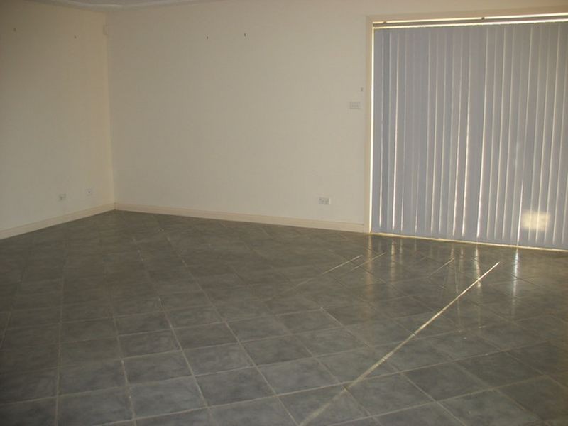 18 Magnolia Close, Jerrabomberra NSW 2619