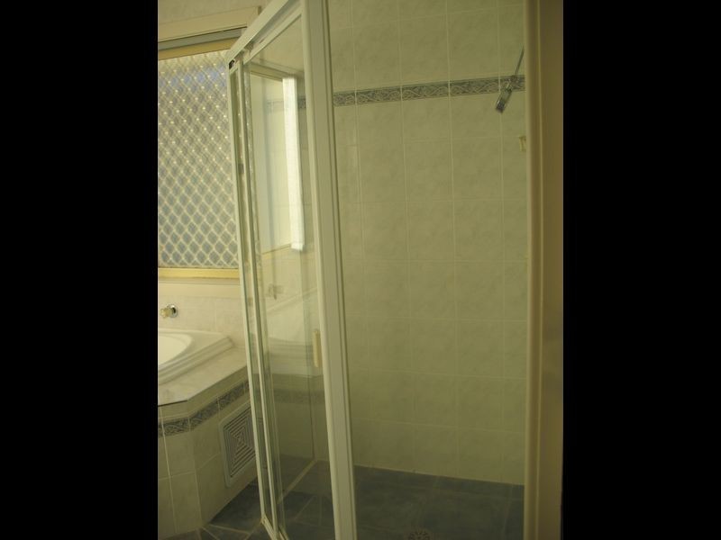 18 Magnolia Close, Jerrabomberra NSW 2619