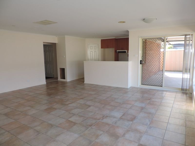 36 Thomas Royal Gardens, Queanbeyan NSW 2620