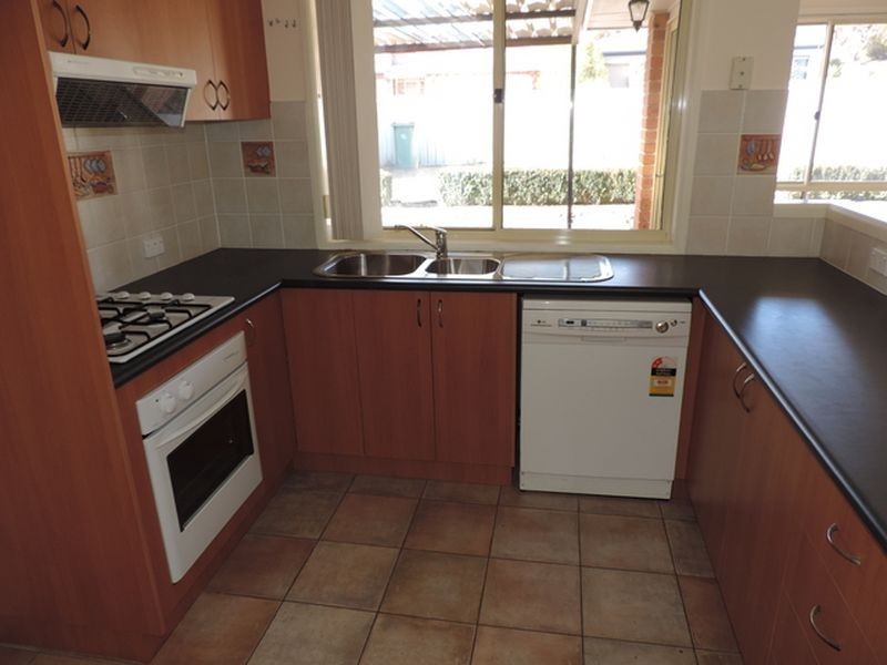 36 Thomas Royal Gardens, Queanbeyan NSW 2620