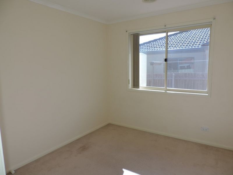 36 Thomas Royal Gardens, Queanbeyan NSW 2620