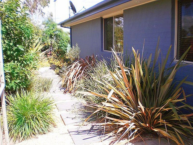 57 Bluestone Gardens, Jerrabomberra NSW 2619