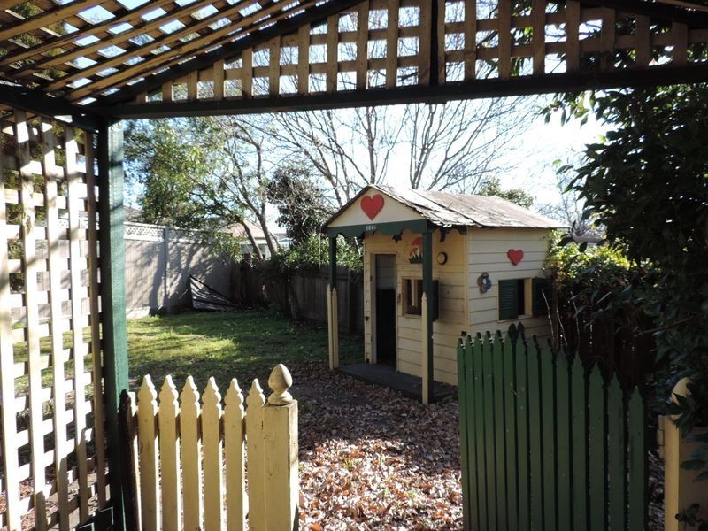 106 Brudenell Drive, Jerrabomberra NSW 2619