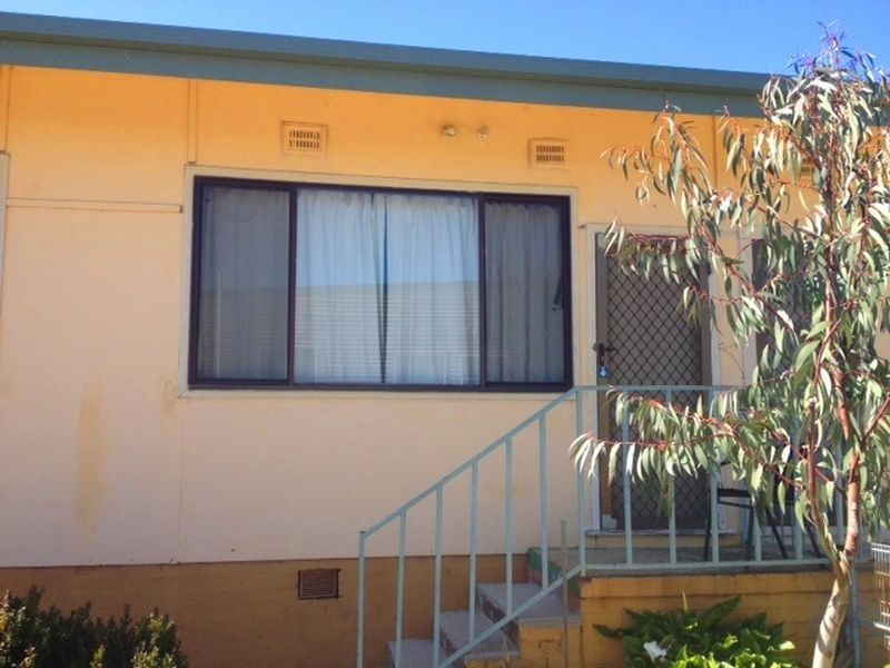 2/99 Morton Street, Queanbeyan NSW 2620