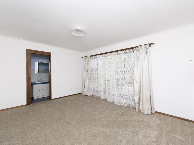 69 Surveyor Street, Queanbeyan NSW 2620
