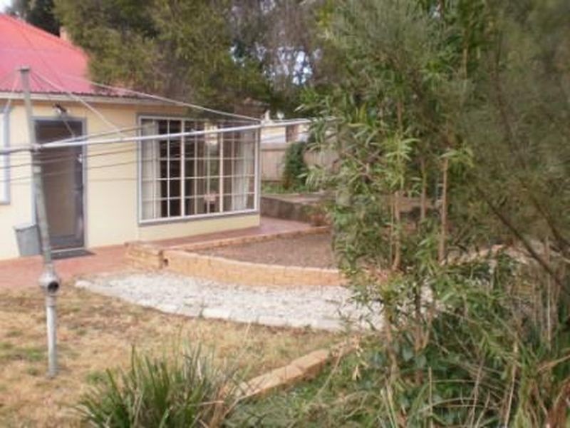 27 White Avenue, Queanbeyan NSW 2620