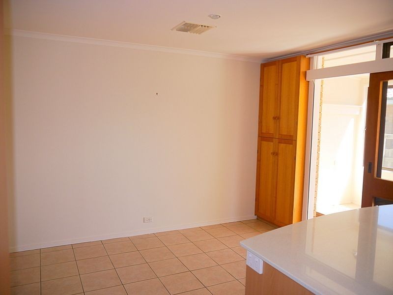 4B Crawford Street, Queanbeyan NSW 2620