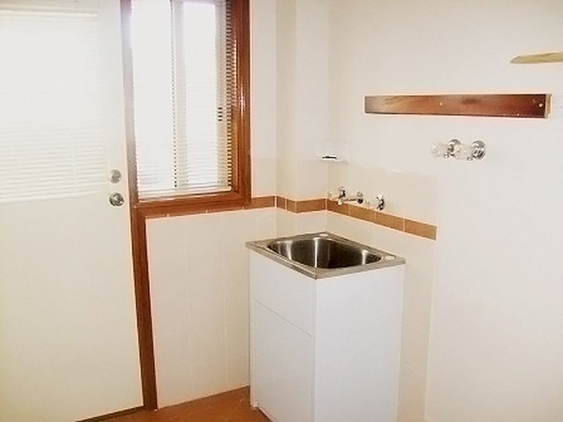 28B Kinsella Street, Queanbeyan NSW 2620