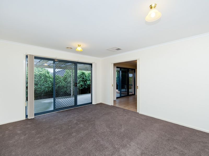 5 Magnolia Close, Jerrabomberra NSW 2619