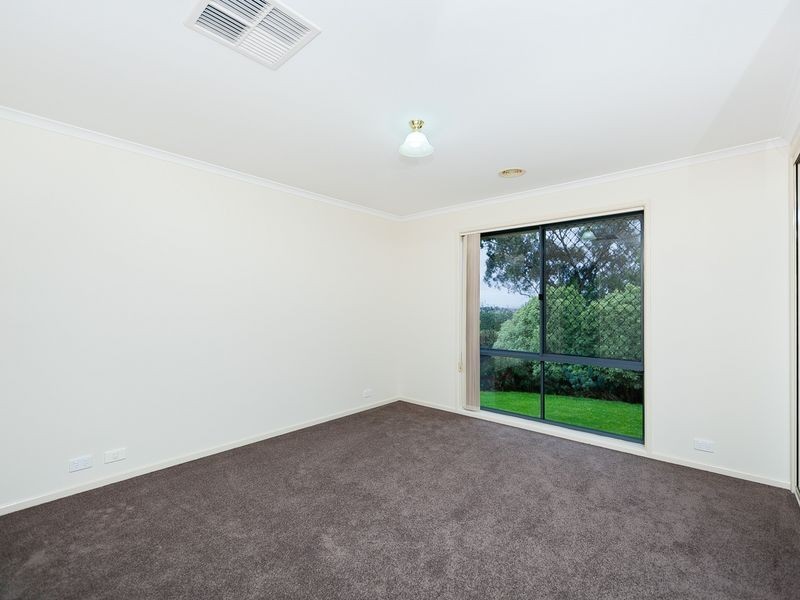 5 Magnolia Close, Jerrabomberra NSW 2619