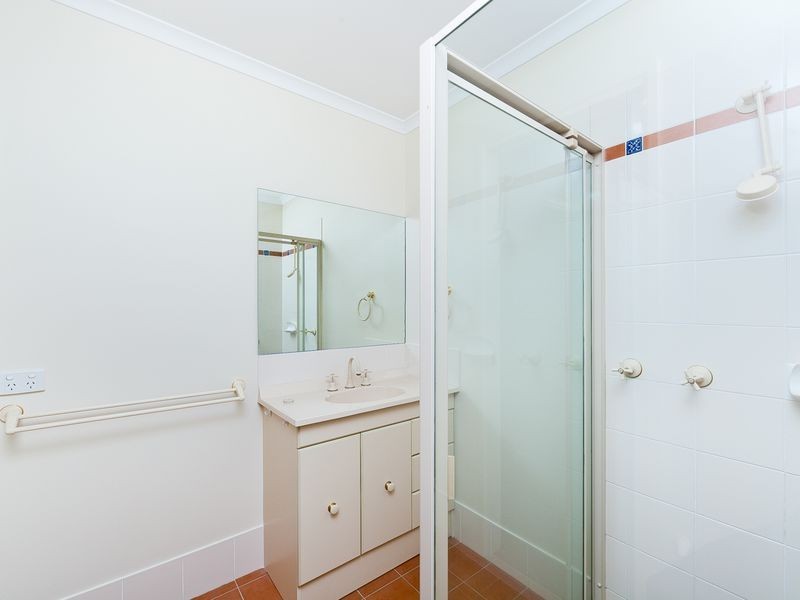 5 Magnolia Close, Jerrabomberra NSW 2619