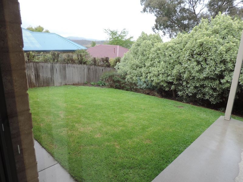 5 Magnolia Close, Jerrabomberra NSW 2619