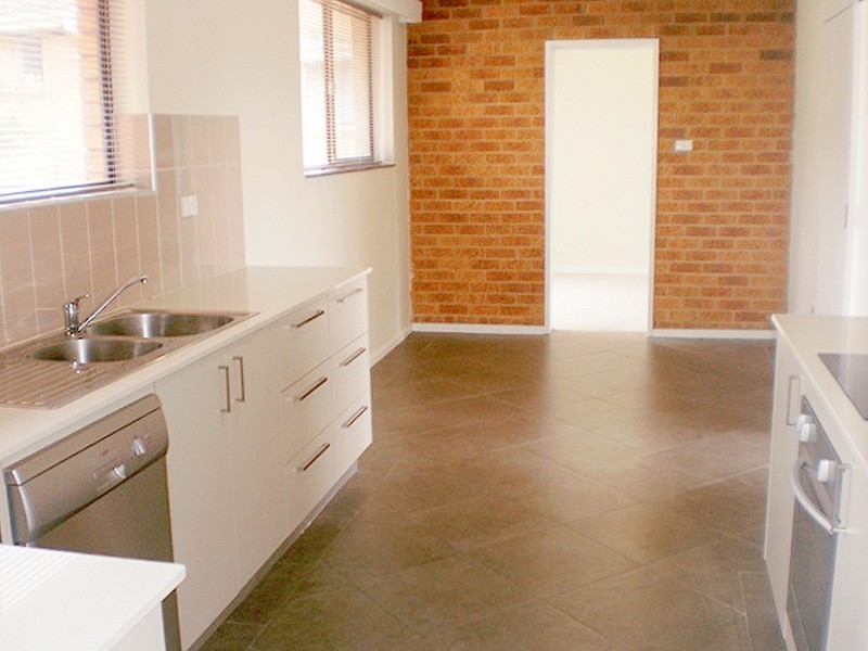 2/20 Cassidy Street, Queanbeyan NSW 2620