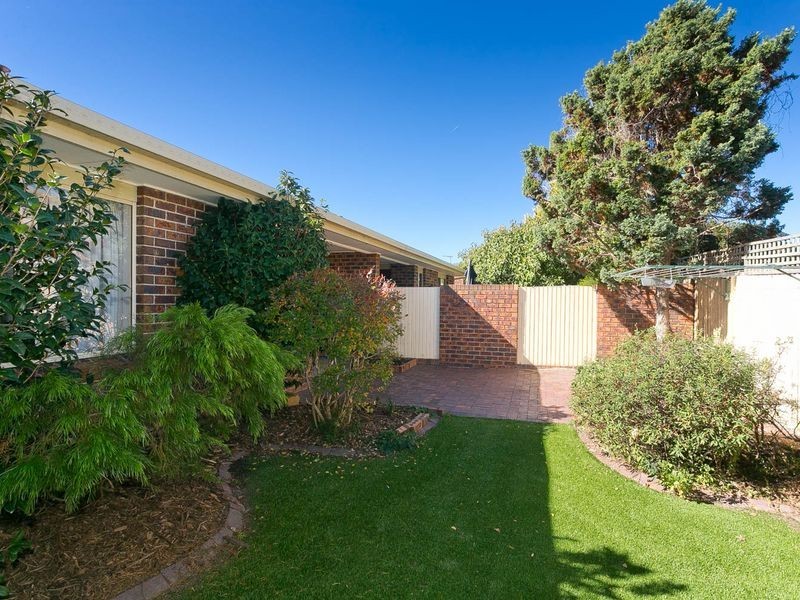 23/27 Elm Way, Jerrabomberra NSW 2619