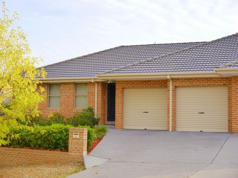 2/39 Tennyson Drive, Booroomba NSW 2620