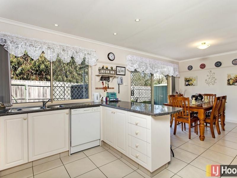 4/68 Bicentennial Drive, Jerrabomberra NSW 2619