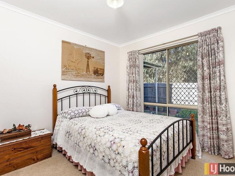 4/68 Bicentennial Drive, Jerrabomberra NSW 2619