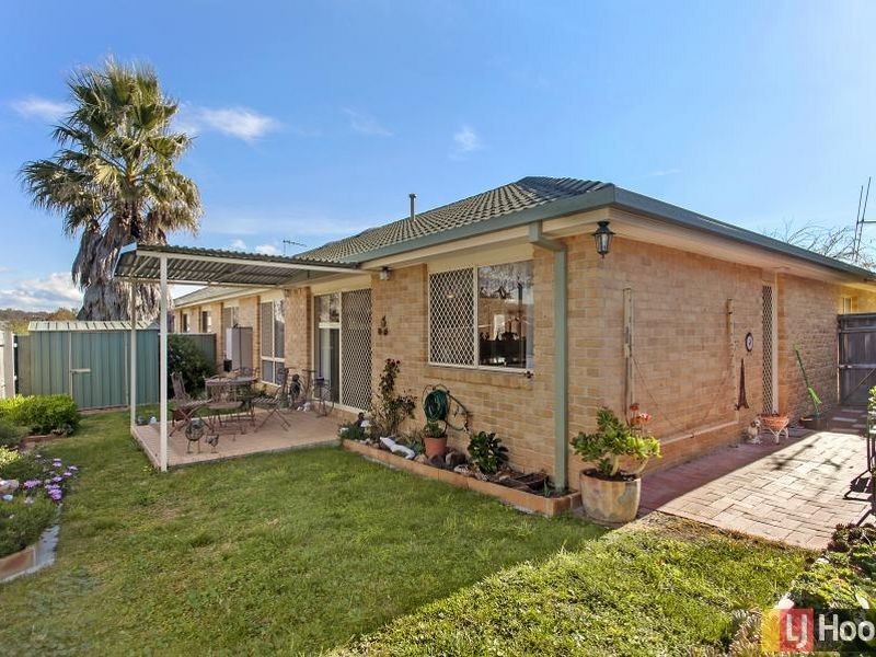 4/68 Bicentennial Drive, Jerrabomberra NSW 2619