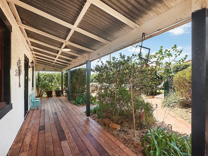 82 Derrima Road, Queanbeyan NSW 2620